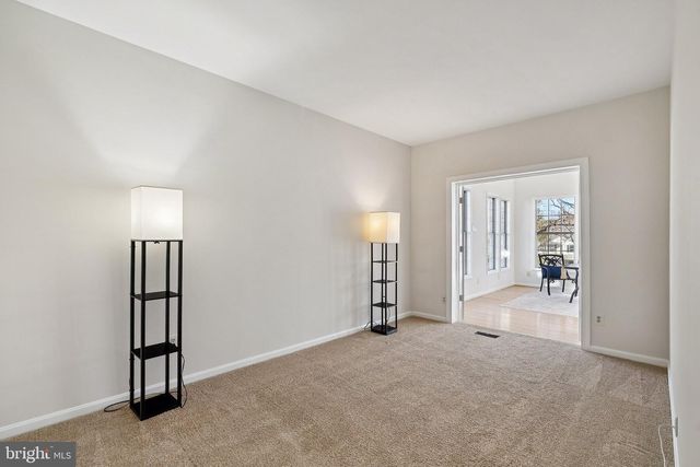 6909 CONFEDERATE RIDGE LN, Centreville, VA 20121