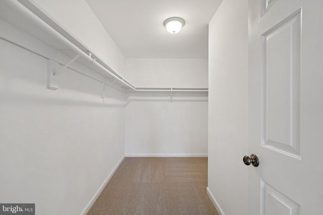 6909 CONFEDERATE RIDGE LN, Centreville, VA 20121