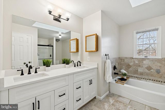 6909 CONFEDERATE RIDGE LN, Centreville, VA 20121