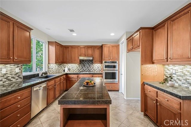 27323 English Oak Court, Canyon Country (santa Clarita), CA 91387