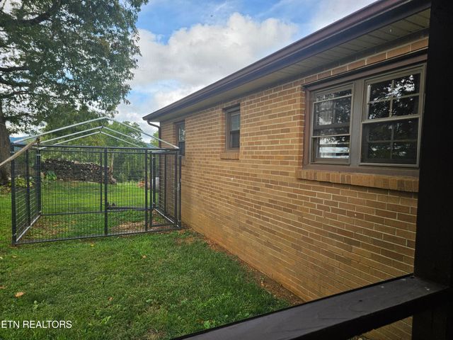 950 Raven Hill Rd, Tazewell, TN 37879