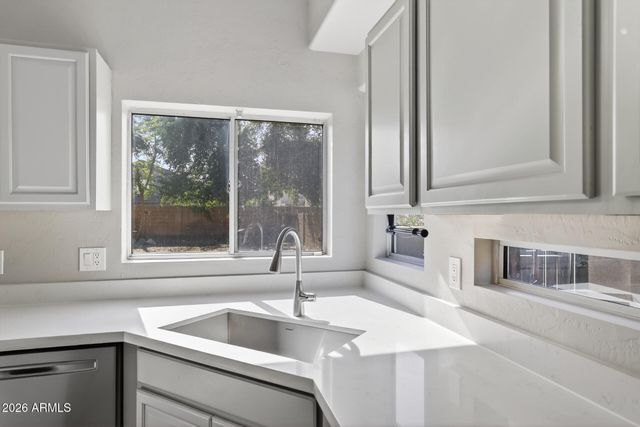 979 E ROSEBUD Drive, San Tan Valley, AZ 85143