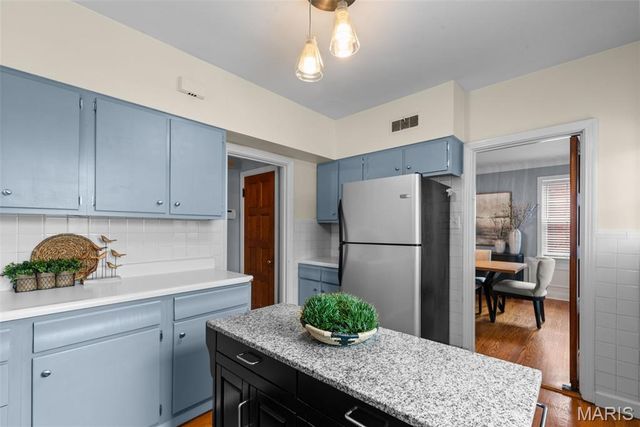 7464 Stanford Avenue, University City, MO 63130