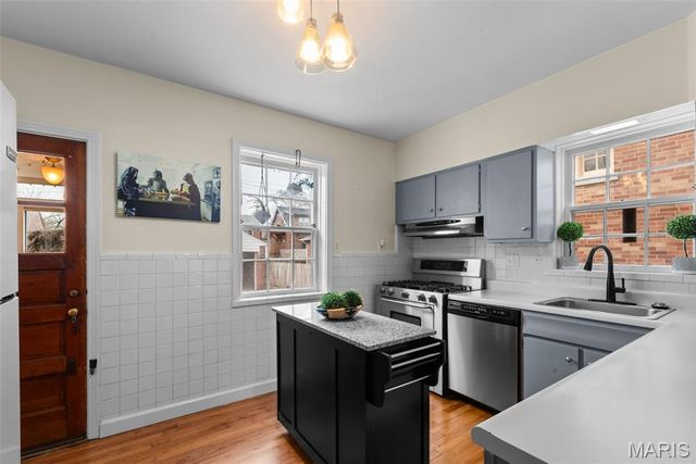 7464 Stanford Avenue, University City, MO 63130