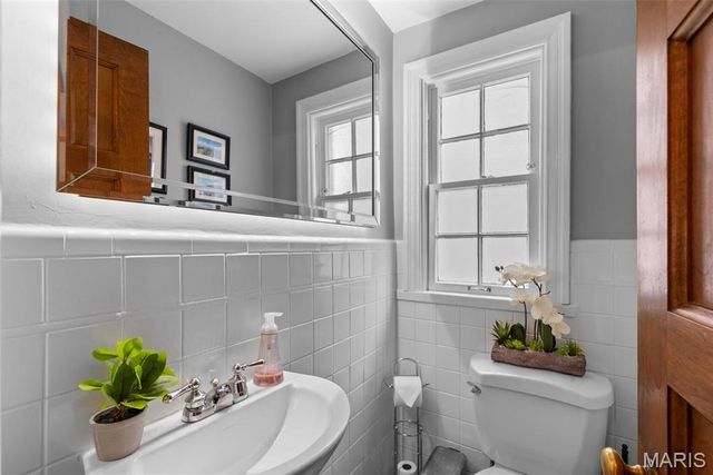 7464 Stanford Avenue, University City, MO 63130