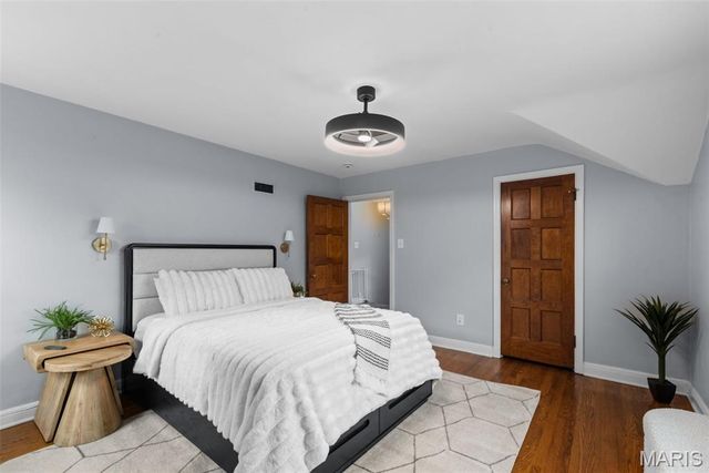 7464 Stanford Avenue, University City, MO 63130