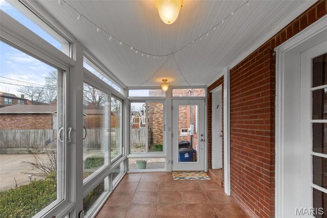 7464 Stanford Avenue, University City, MO 63130