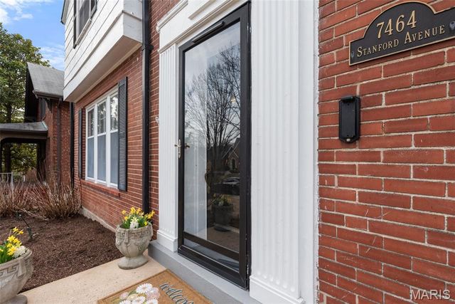 7464 Stanford Avenue, University City, MO 63130