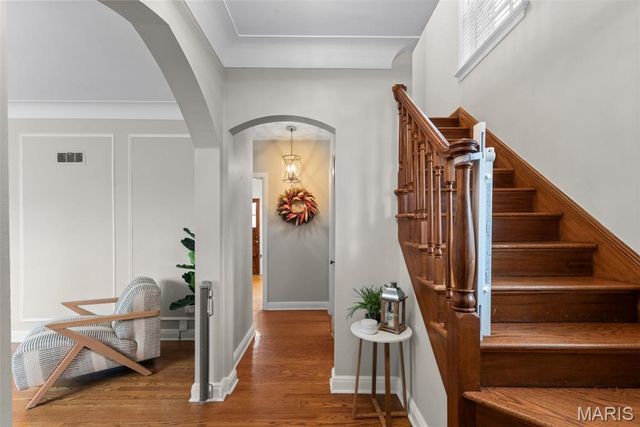 7464 Stanford Avenue, University City, MO 63130