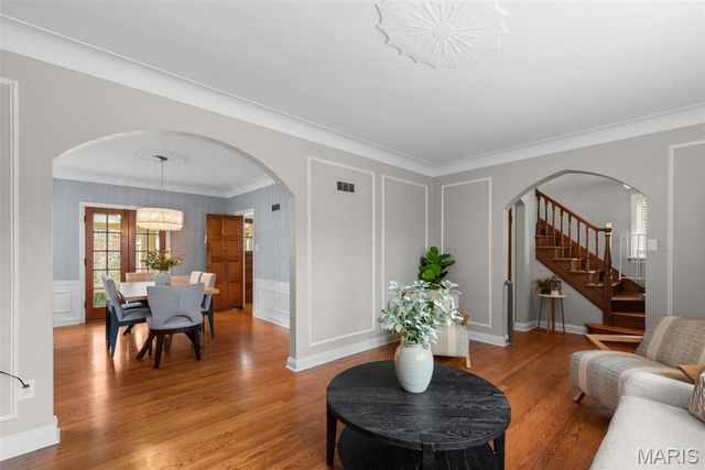 7464 Stanford Avenue, University City, MO 63130