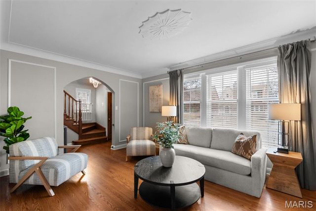 7464 Stanford Avenue, University City, MO 63130