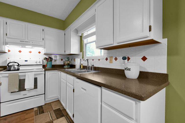 3077 Highland Park Drive, Pickerington, OH 43147