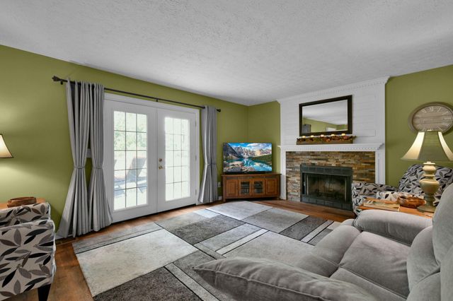 3077 Highland Park Drive, Pickerington, OH 43147