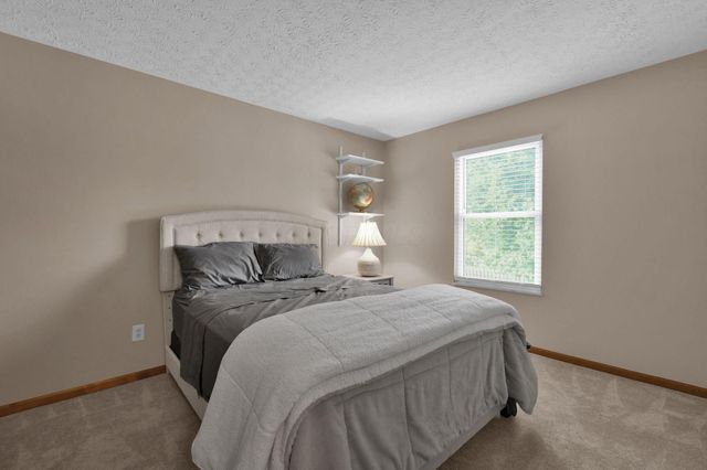 3077 Highland Park Drive, Pickerington, OH 43147