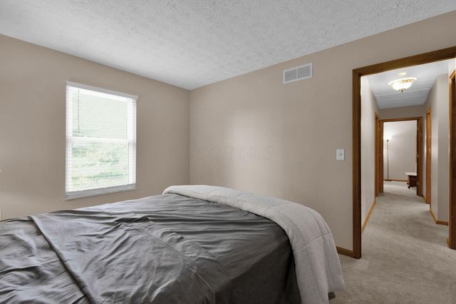 3077 Highland Park Drive, Pickerington, OH 43147