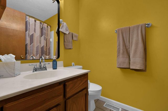 3077 Highland Park Drive, Pickerington, OH 43147