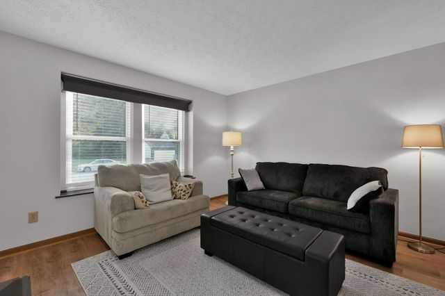 3077 Highland Park Drive, Pickerington, OH 43147