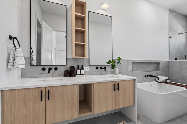 1421 E 36th Street, Houston, TX 77022