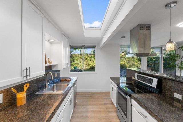 1484 Kingfisher Way, Sunnyvale, CA 94087