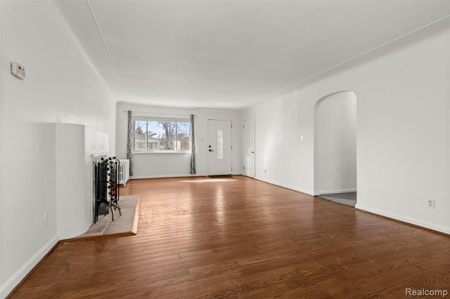 4417 Bedford Street, Dearborn Heights, MI 48125