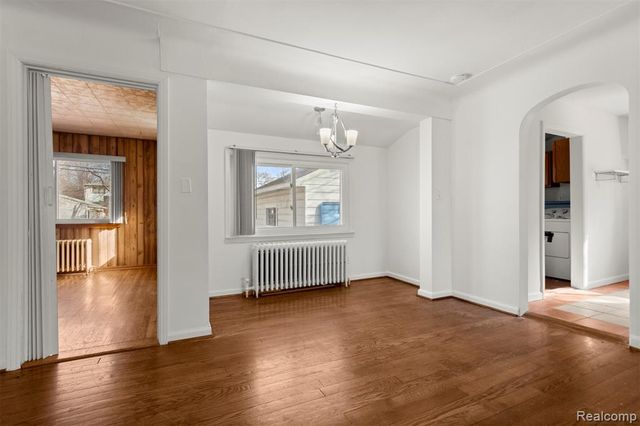 4417 Bedford Street, Dearborn Heights, MI 48125