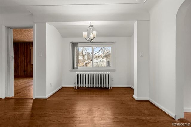 4417 Bedford Street, Dearborn Heights, MI 48125