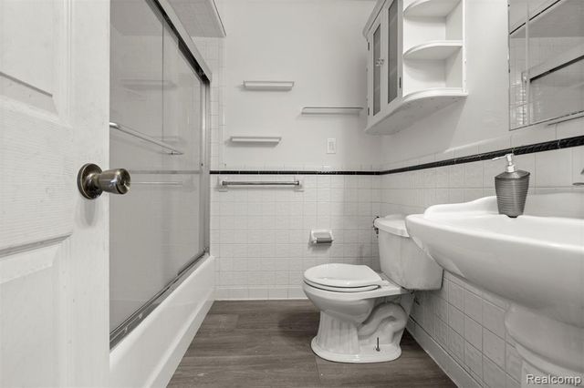 4417 Bedford Street, Dearborn Heights, MI 48125