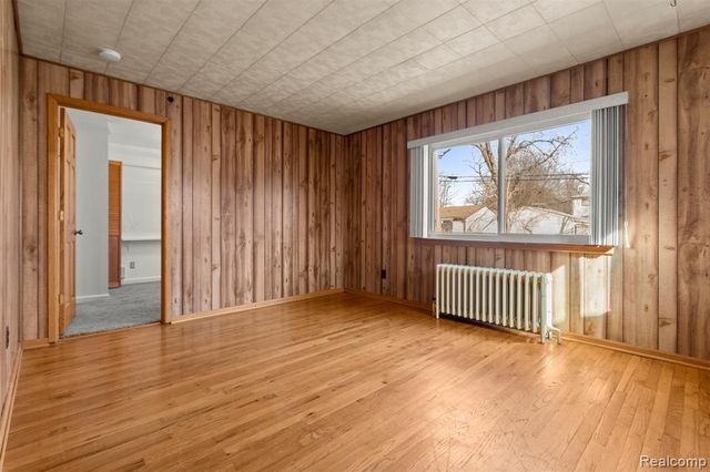 4417 Bedford Street, Dearborn Heights, MI 48125