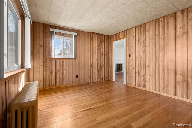 4417 Bedford Street, Dearborn Heights, MI 48125