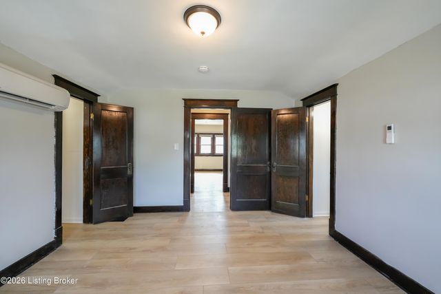 908 Lydia St, Louisville, KY 40217