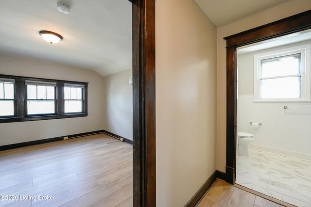 908 Lydia St, Louisville, KY 40217