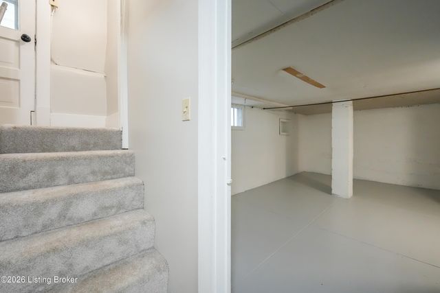 908 Lydia St, Louisville, KY 40217