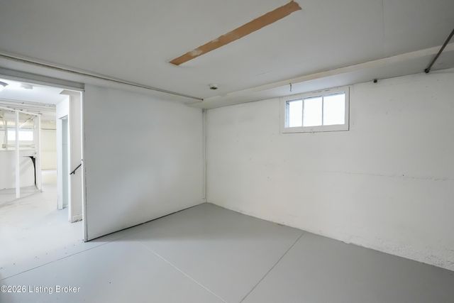 908 Lydia St, Louisville, KY 40217