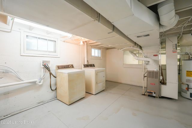 908 Lydia St, Louisville, KY 40217