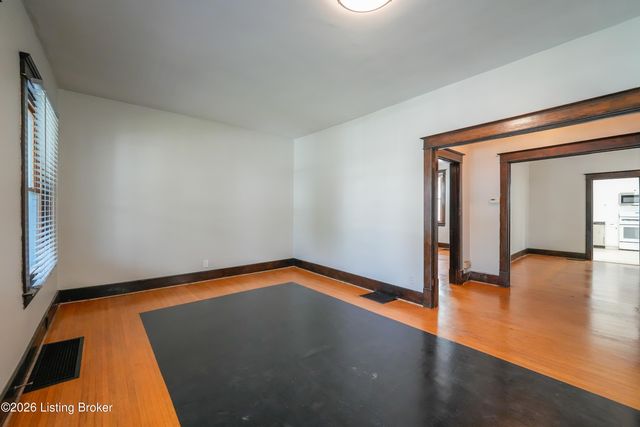 908 Lydia St, Louisville, KY 40217