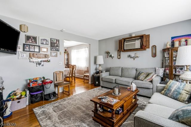 512 Voorhees Ave, Middlesex Boro, NJ 08846