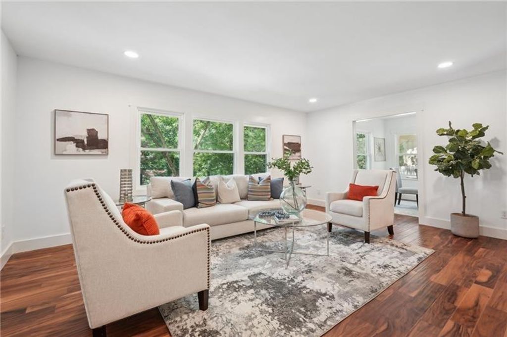 Image 10 of property listing at 2423 Melinda Drive NE, Atlanta, GA 30345