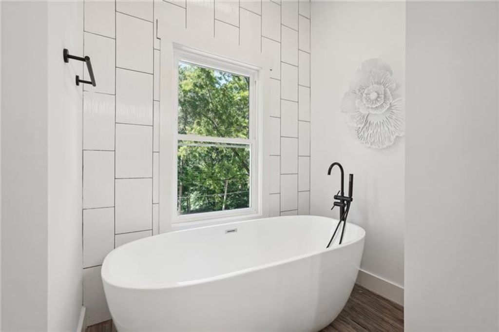 Image 49 of property listing at 2423 Melinda Drive NE, Atlanta, GA 30345