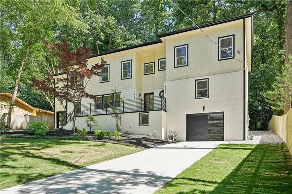 Image 5 of property listing at 2423 Melinda Drive NE, Atlanta, GA 30345