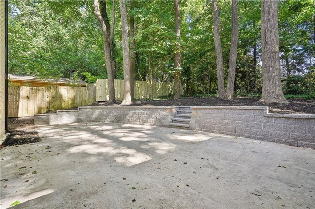 Image 73 of property listing at 2423 Melinda Drive NE, Atlanta, GA 30345