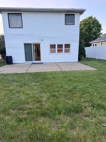 12 Terrace View Road, Farmingdale, NY 11735
