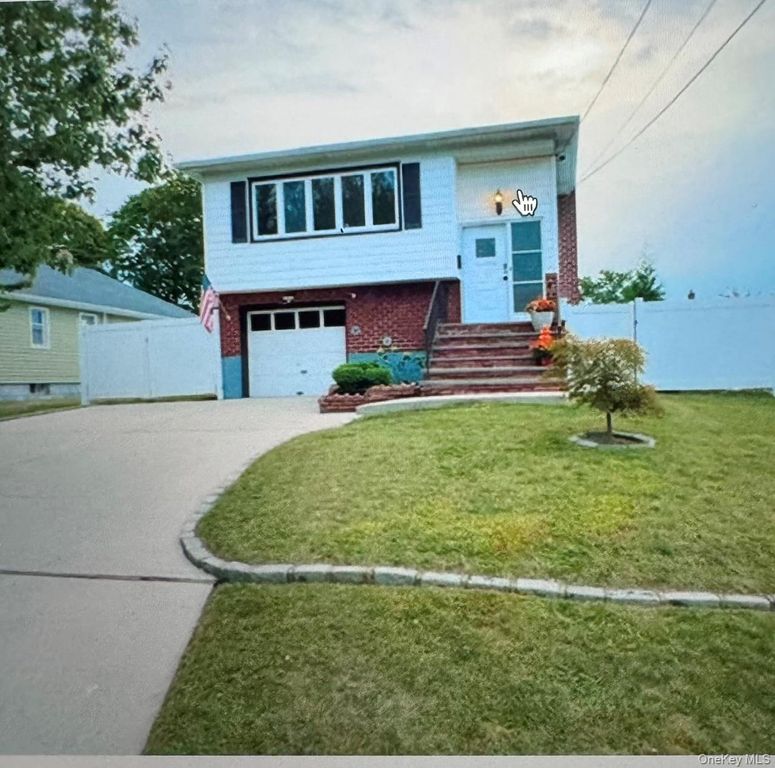 12 Terrace View Road, Farmingdale, NY 11735