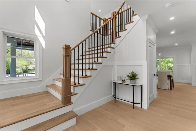 150 Fruit St, Hopkinton, MA 01748