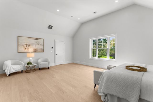 150 Fruit St, Hopkinton, MA 01748