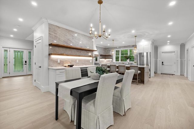 150 Fruit St, Hopkinton, MA 01748