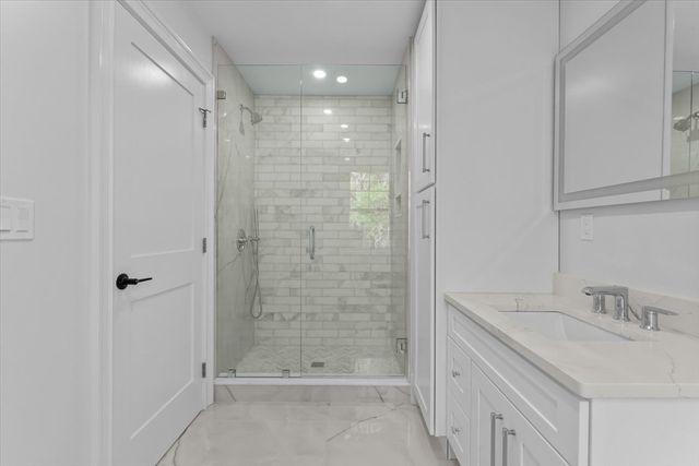 150 Fruit St, Hopkinton, MA 01748