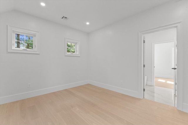 150 Fruit St, Hopkinton, MA 01748