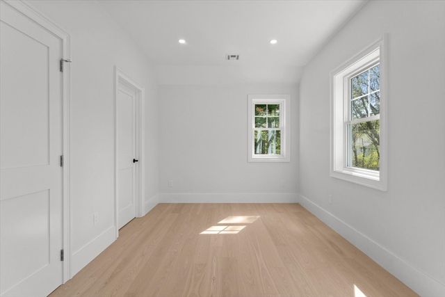 150 Fruit St, Hopkinton, MA 01748