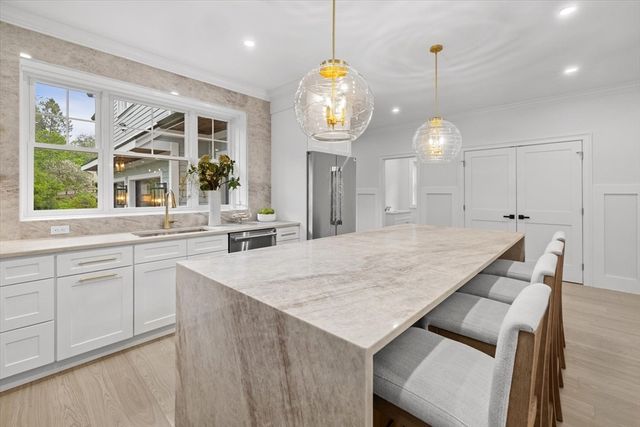 150 Fruit St, Hopkinton, MA 01748