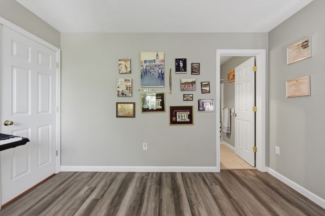 140 Commonwealth Ave 23, North Attleboro, MA 02760